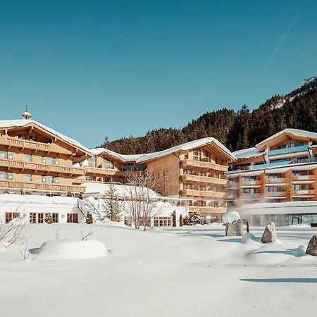 Natur- Und Aktivresort Reiterhof 호텔